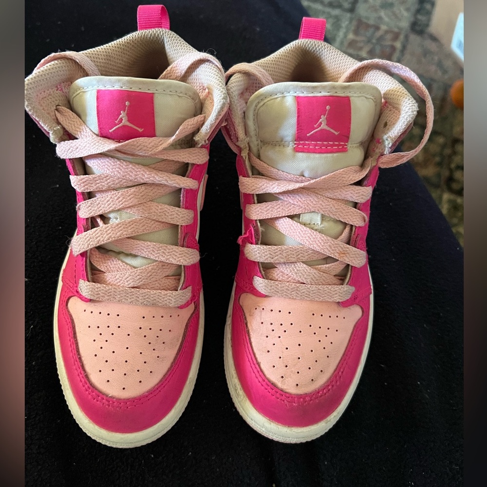 Nike kids size 12 C pink/white GUC
